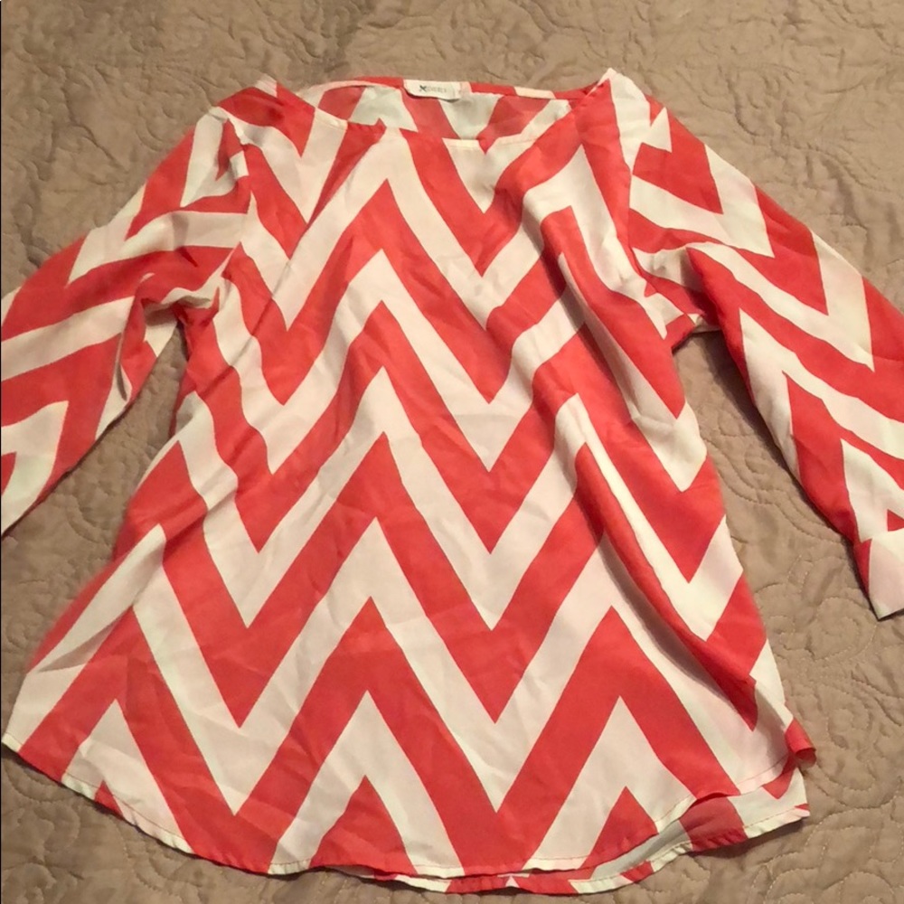 Pink and white top!